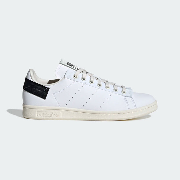 Stan Smith Trainers by adidas